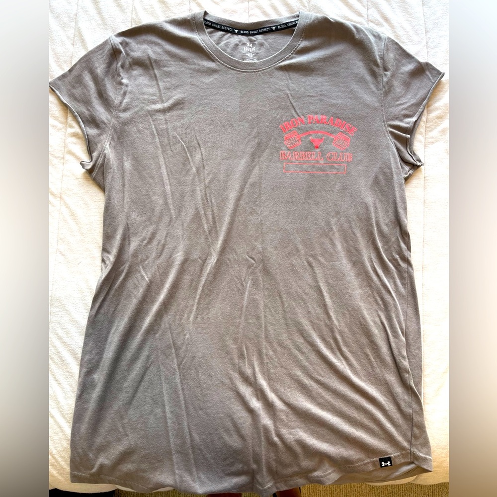 Project Rock Training Capped shoulder Tee.